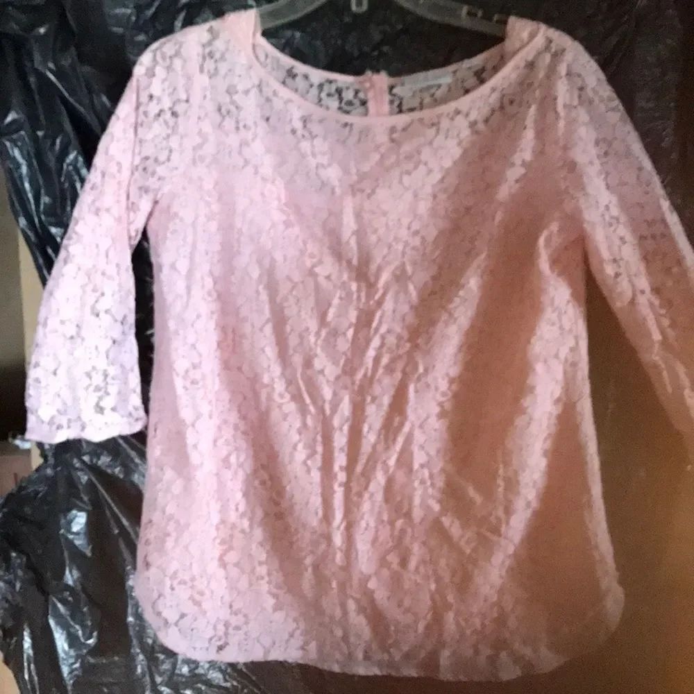 New York and Company Pink Lace top sz. XS EUC